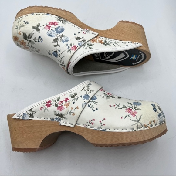 LINNEA Wood Open Back Flower Print Traction Slip-on Round Toe Leather Clogs - Picture 10 of 14
